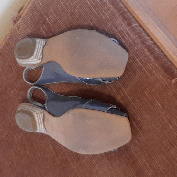 Un tour en ville Blue patent leather sling back shoes - Picture 2 of 3